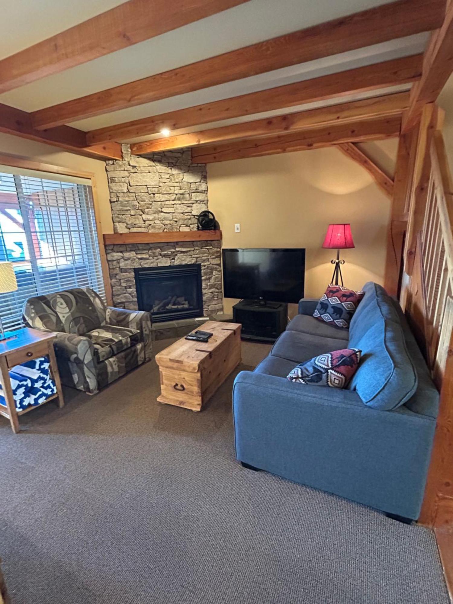 3 Bedroom 3 Bath Ski In Ski Out With Private Hot Tub Big White Exterior foto