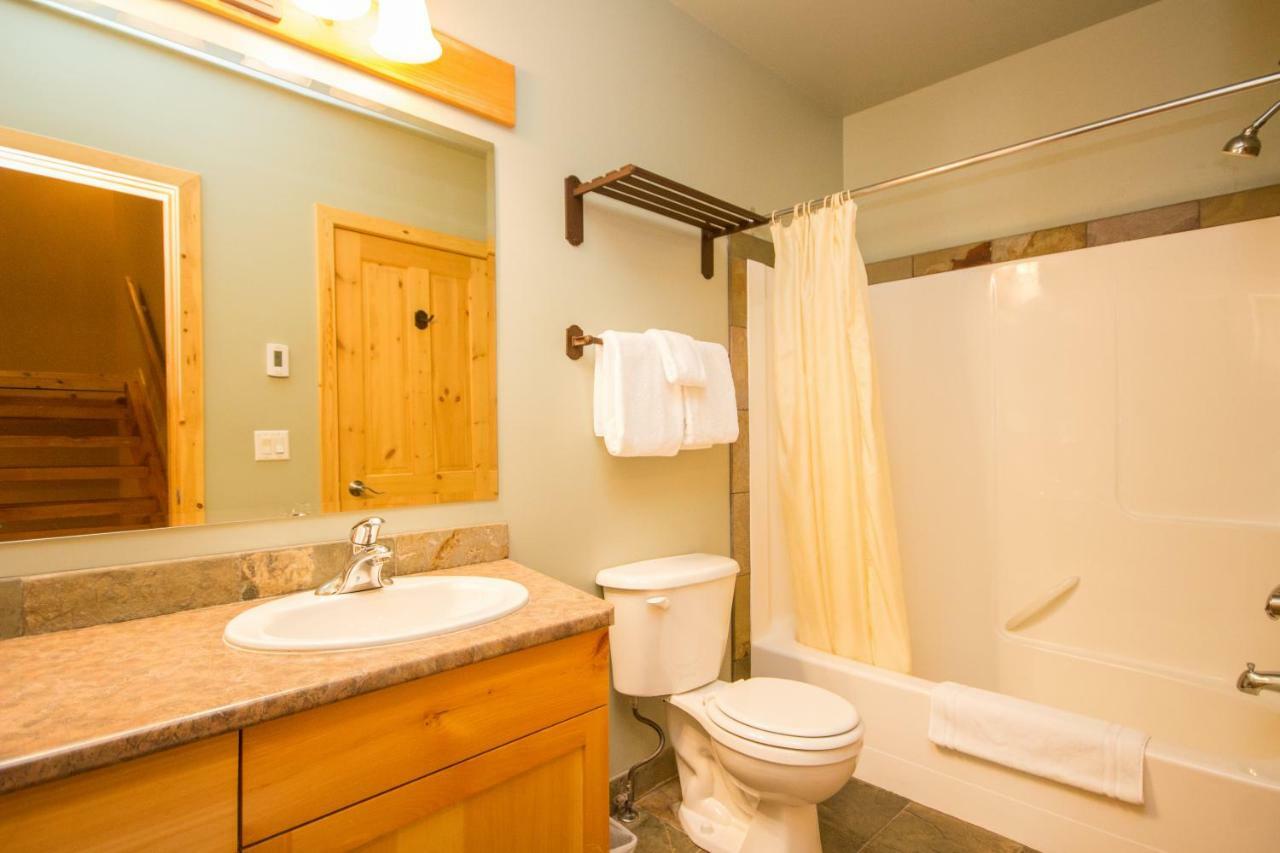 3 Bedroom 3 Bath Ski In Ski Out With Private Hot Tub Big White Exterior foto