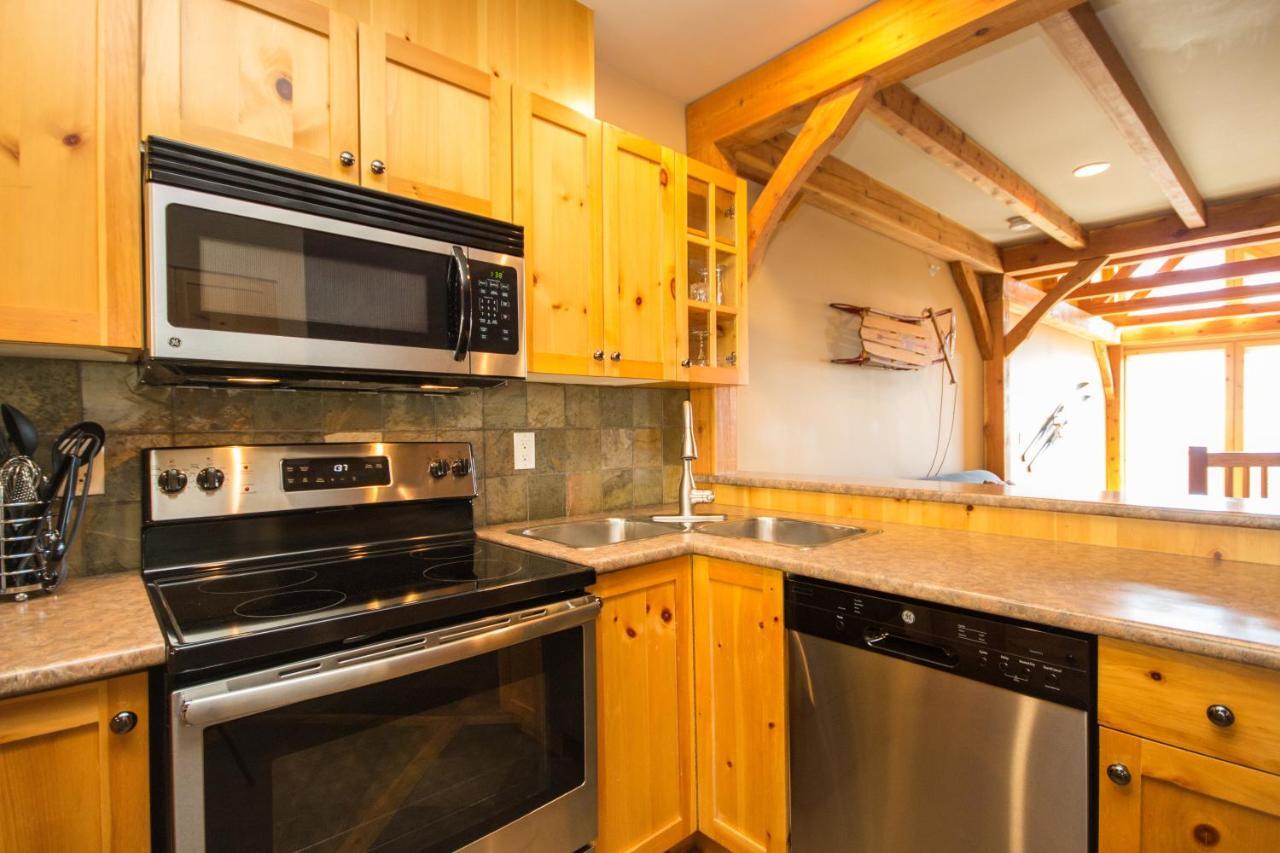 3 Bedroom 3 Bath Ski In Ski Out With Private Hot Tub Big White Exterior foto